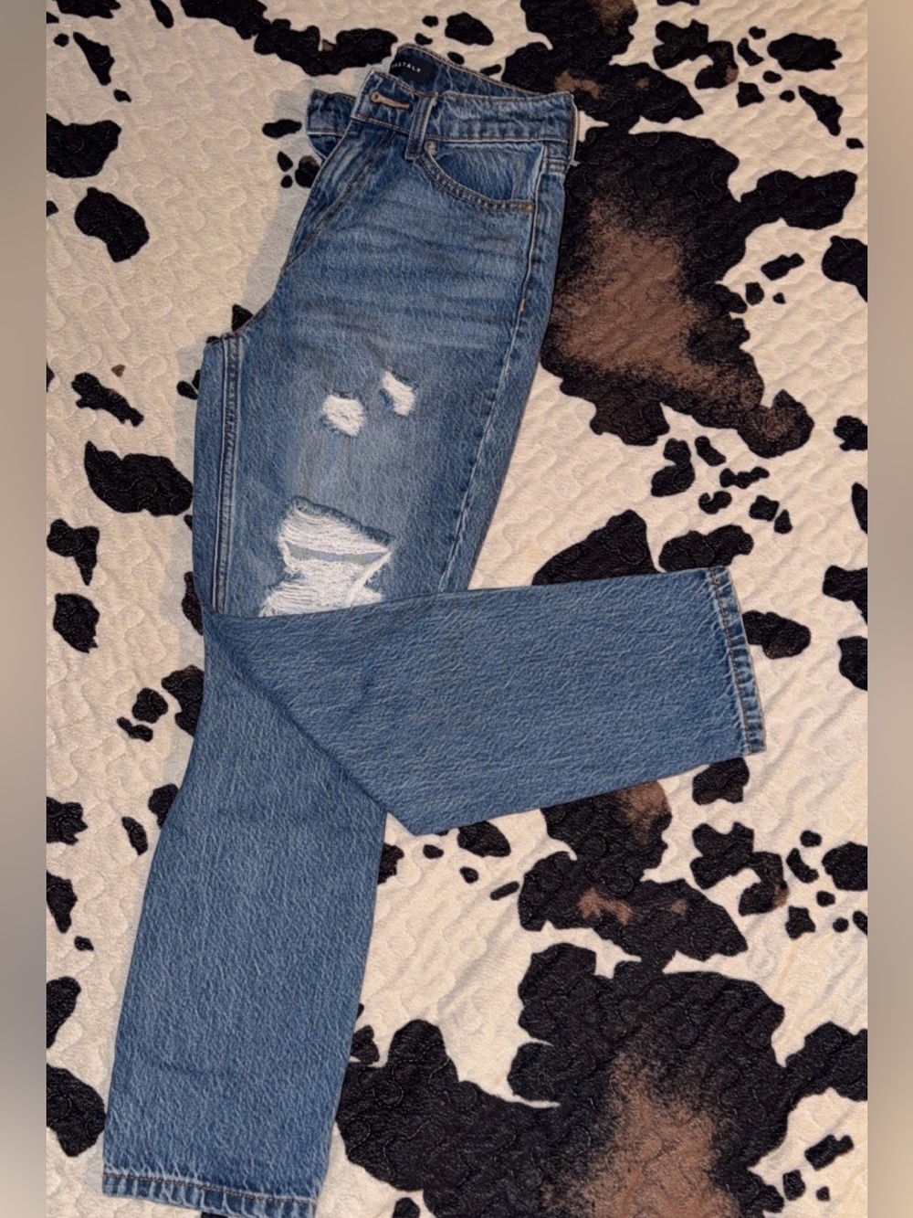 Aeropostale Women's Straight Leg Distressed jeans size 000 R